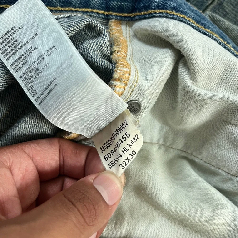 Hollister The Hollister Boot Jeans Mens 32x30 Medium Wash Button Fly Denim